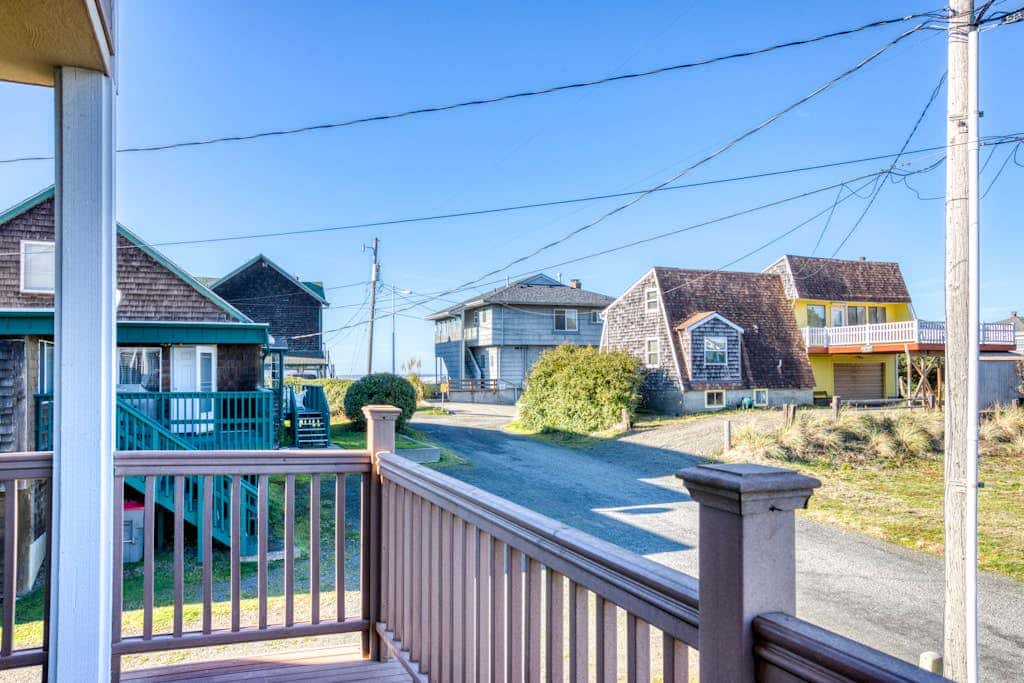 Dog-friendly house near the beach with spectacular views and pool table