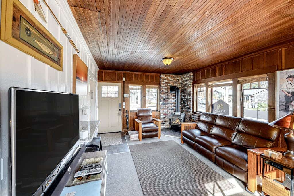 Cottage by the Sea - MCA 1213