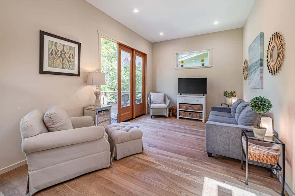 Newly Built, Dog-Friendly, Colorful Creekside Home - One Mile to the Ocean