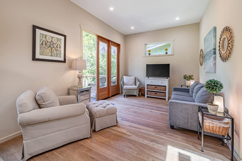 Newly Built, Dog-Friendly, Colorful Creekside Home - One Mile to the Ocean