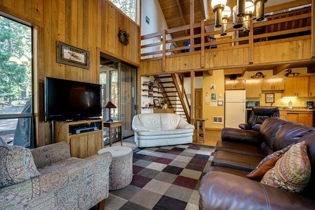 Dog-friendly cabin with deck, mountain views, pools, & hot tubs