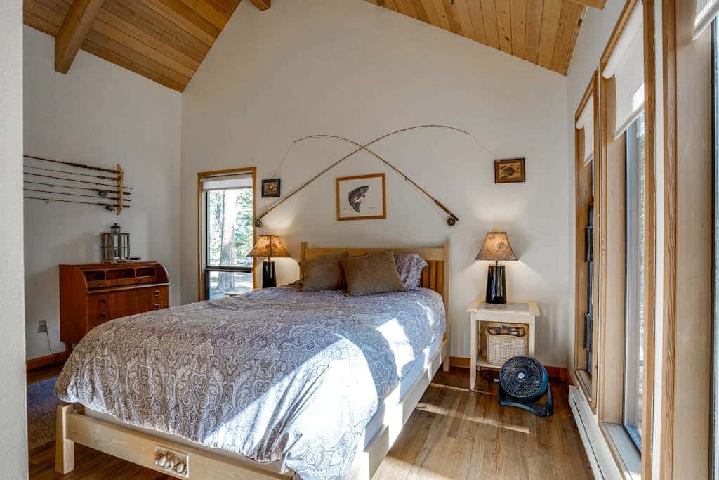 Dog-friendly cabin with deck, mountain views, pools, & hot tubs