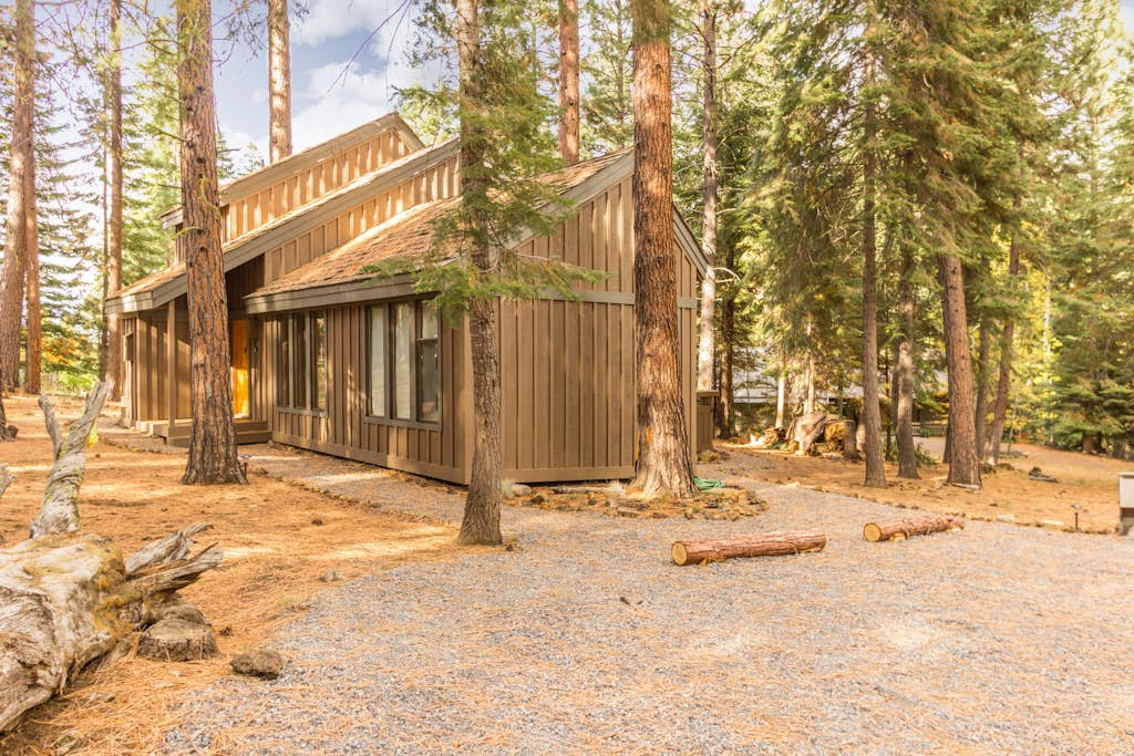 Dog-friendly cabin with deck, mountain views, pools, & hot tubs
