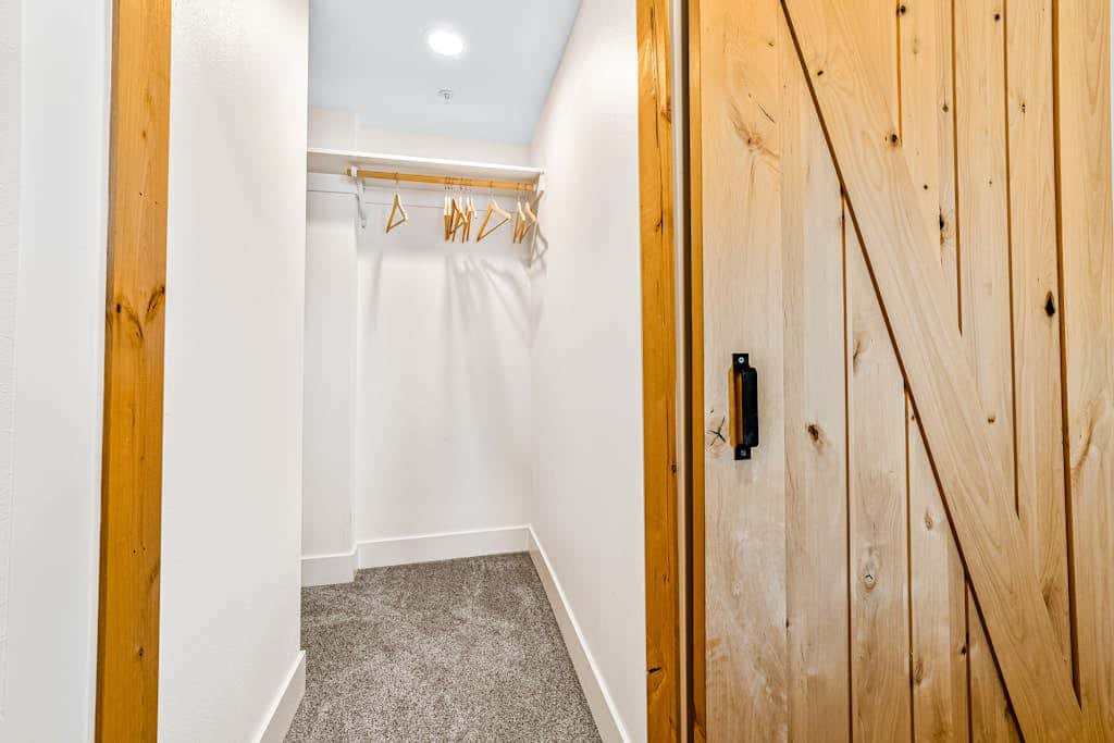 Sunny apt with fireplace, partial water views, washer/dryer, grill & AC