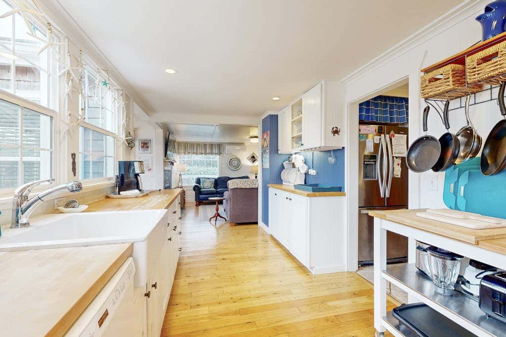Updated house with patio, great location near beach, dog-friendly