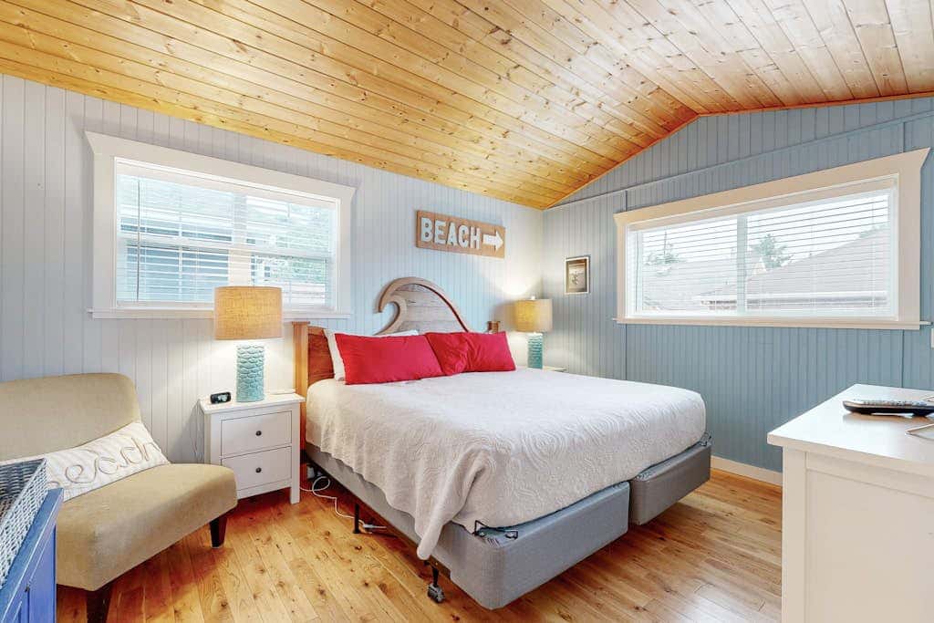 Updated house with patio, great location near beach, dog-friendly