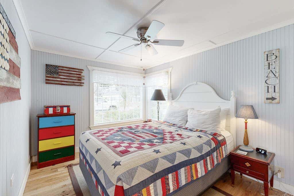 Updated house with patio, great location near beach, dog-friendly