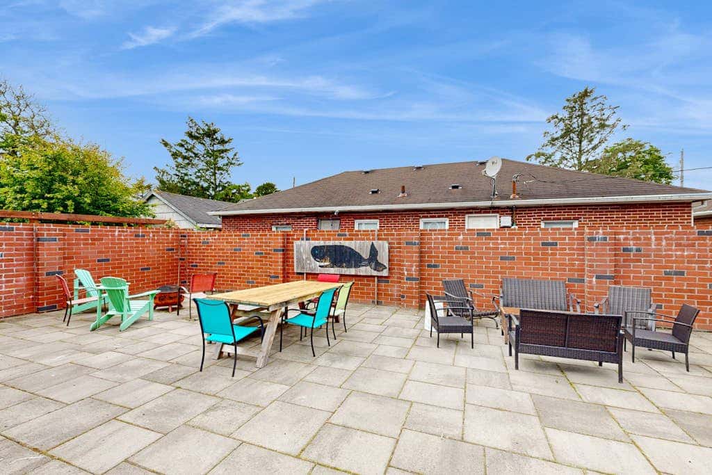 Updated house with patio, great location near beach, dog-friendly