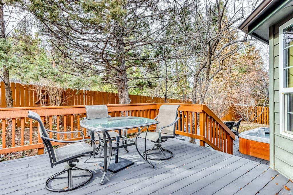 Westside Craftsman with enclosed yard & jetted tub
