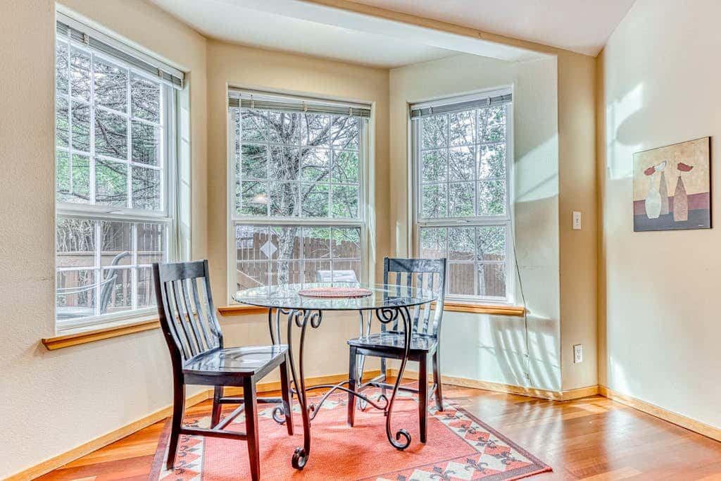Westside Craftsman with enclosed yard & jetted tub
