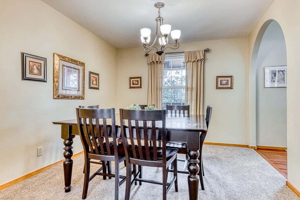 Westside Craftsman with enclosed yard & jetted tub