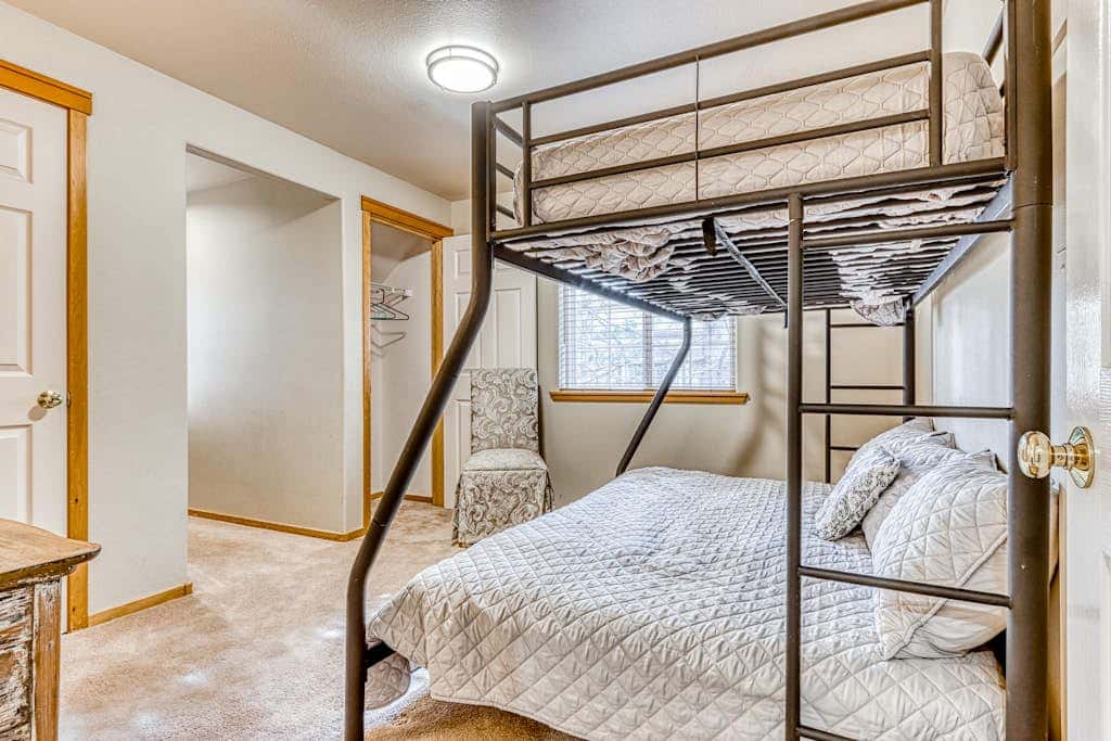 Westside Craftsman with enclosed yard & jetted tub