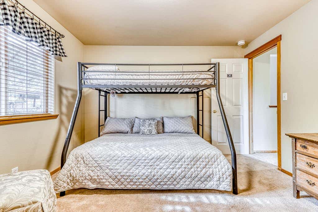 Westside Craftsman with enclosed yard & jetted tub