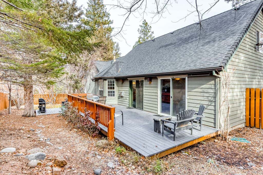 Westside Craftsman with enclosed yard & jetted tub