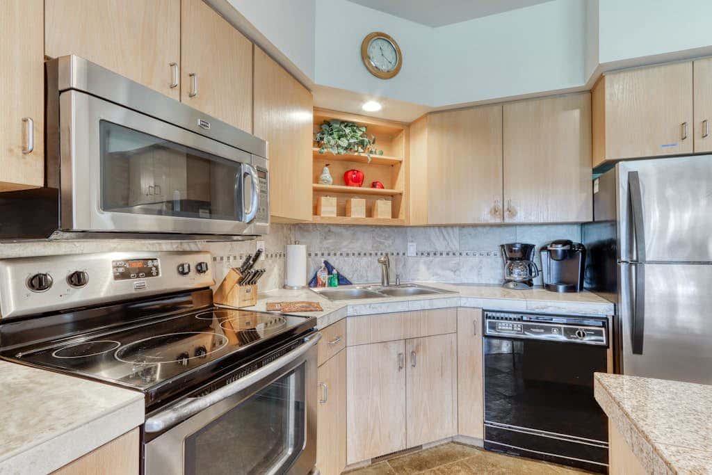 Refined golf course resort home on the fairway with a private hot tub