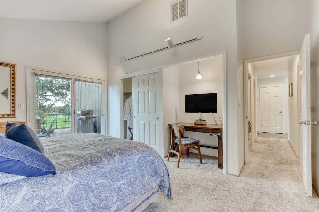 Refined golf course resort home on the fairway with a private hot tub