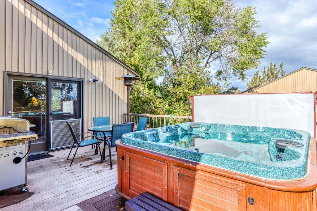 Refined golf course resort home on the fairway with a private hot tub