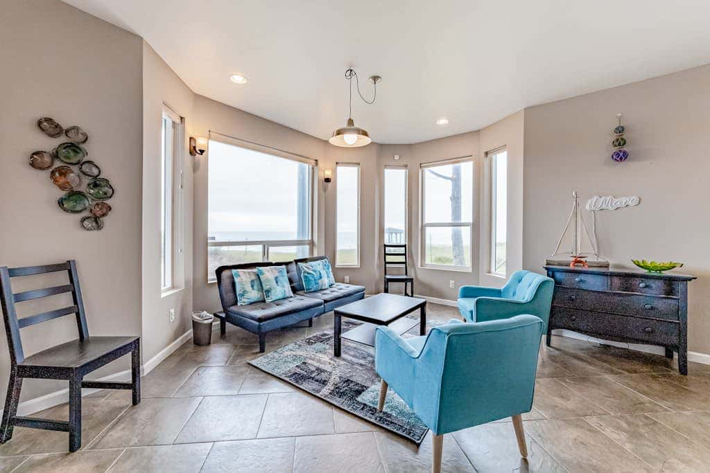 Dog-friendly ocean view home with WiFi, remote work spaces, and washer&dryer