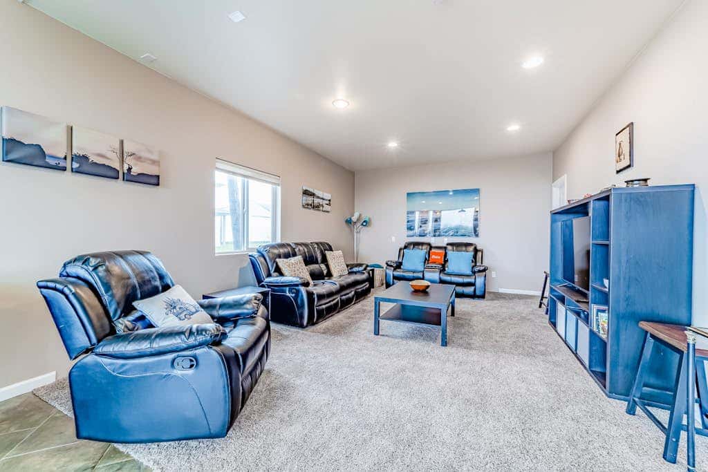 Dog-friendly ocean view home with WiFi, remote work spaces, and washer&dryer