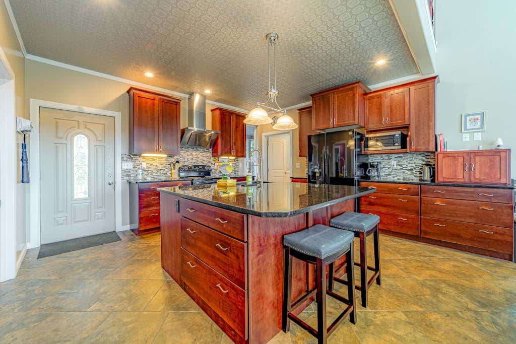 Dog-friendly ocean view home with WiFi, remote work spaces, and washer&dryer