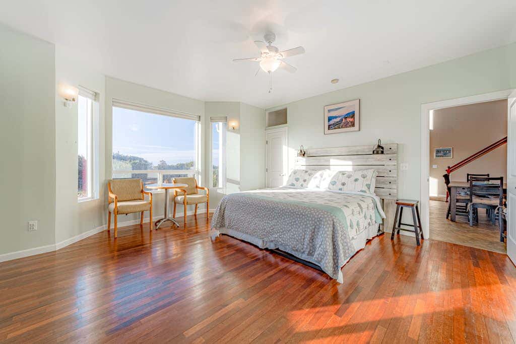 Dog-friendly ocean view home with WiFi, remote work spaces, and washer&dryer