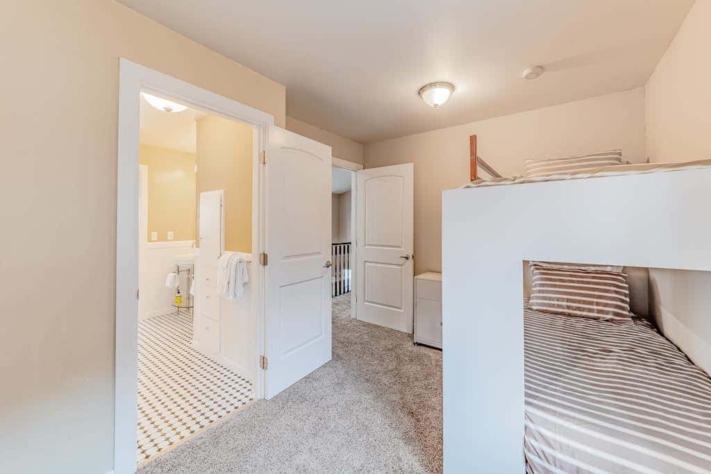 Dog-friendly ocean view home with WiFi, remote work spaces, and washer&dryer