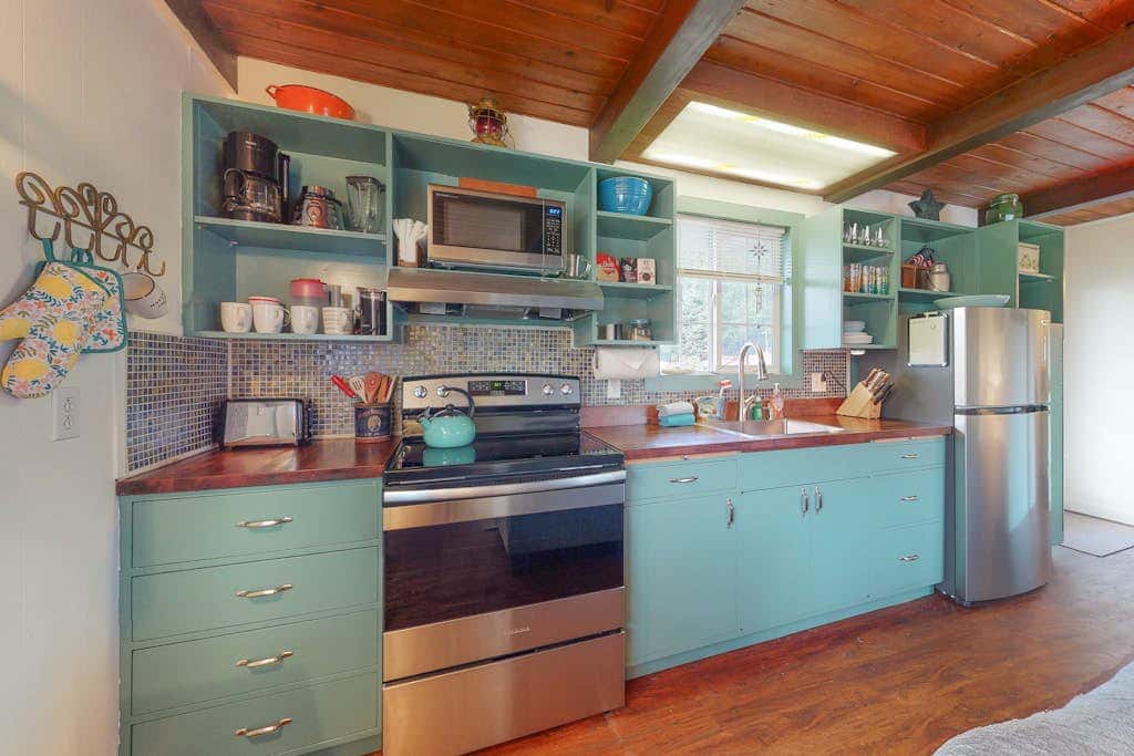 Dog-friendly ADU with a full kitchen & shared washer&dryer - near the water
