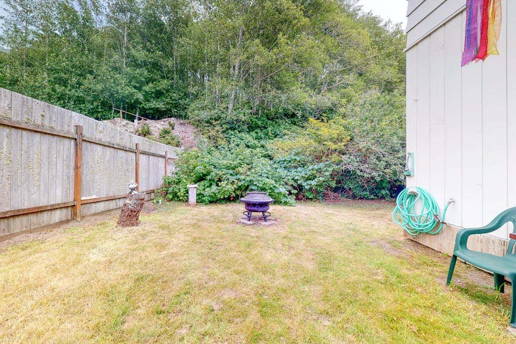 Dog-friendly ADU with a full kitchen & shared washer&dryer - near the water