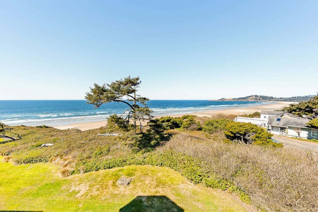 Oceanfront top floor condo with stunning views gas fireplace and grill