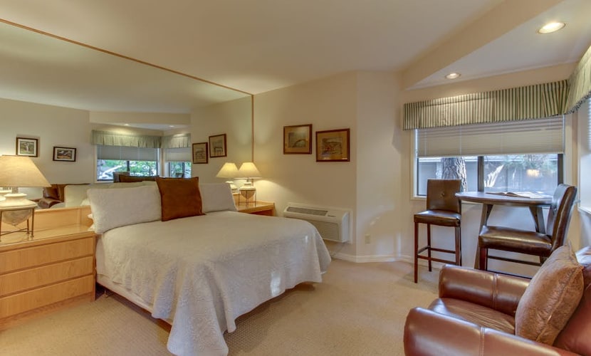 Mt Bachelor Village - Seclusion in Century West