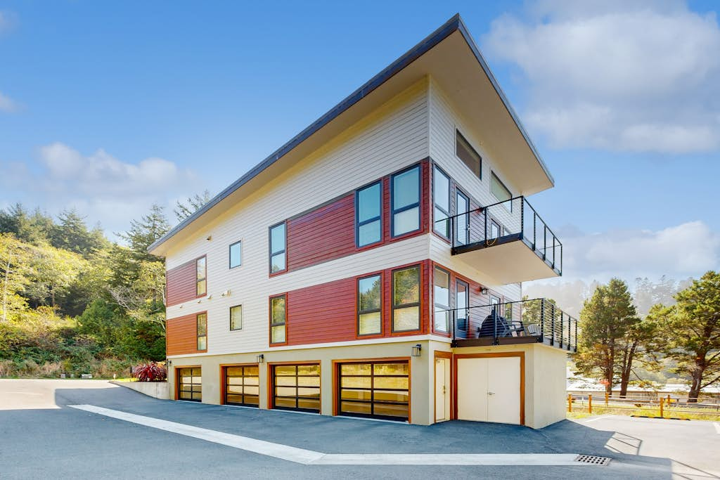 Stunner apartments with fireplace, grill, partial ocean views & partial AC