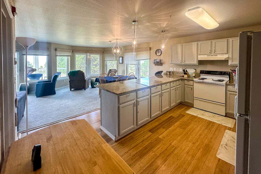Oceanfront Condo with stunning views, WIFI, W&D, fireplace, & great location