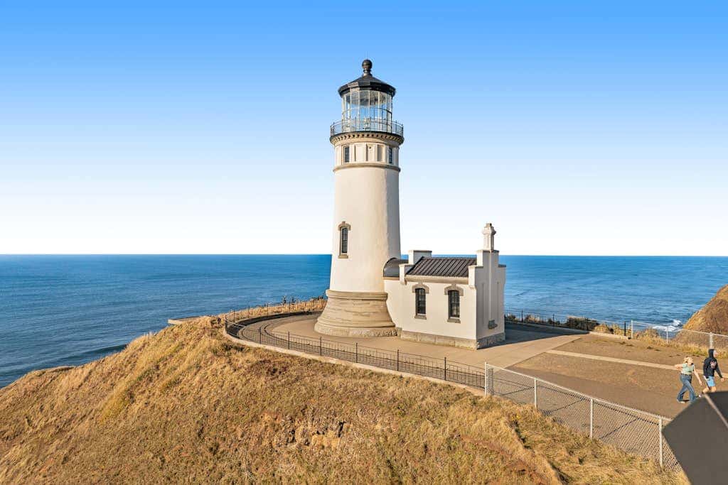 Oceanfront Condo with stunning views, WIFI, W&D, fireplace, & great location