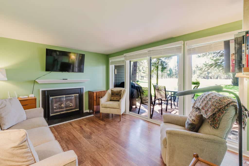 Dog-friendly condo with 6 SHARC passes & great golf course views