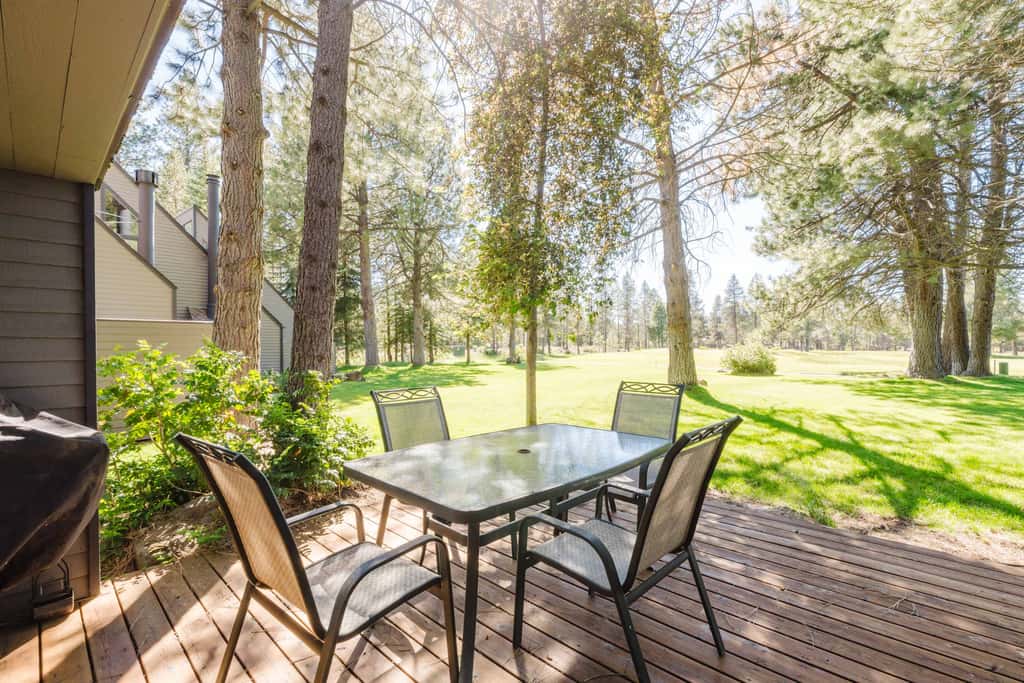 Dog-friendly condo with 6 SHARC passes & great golf course views