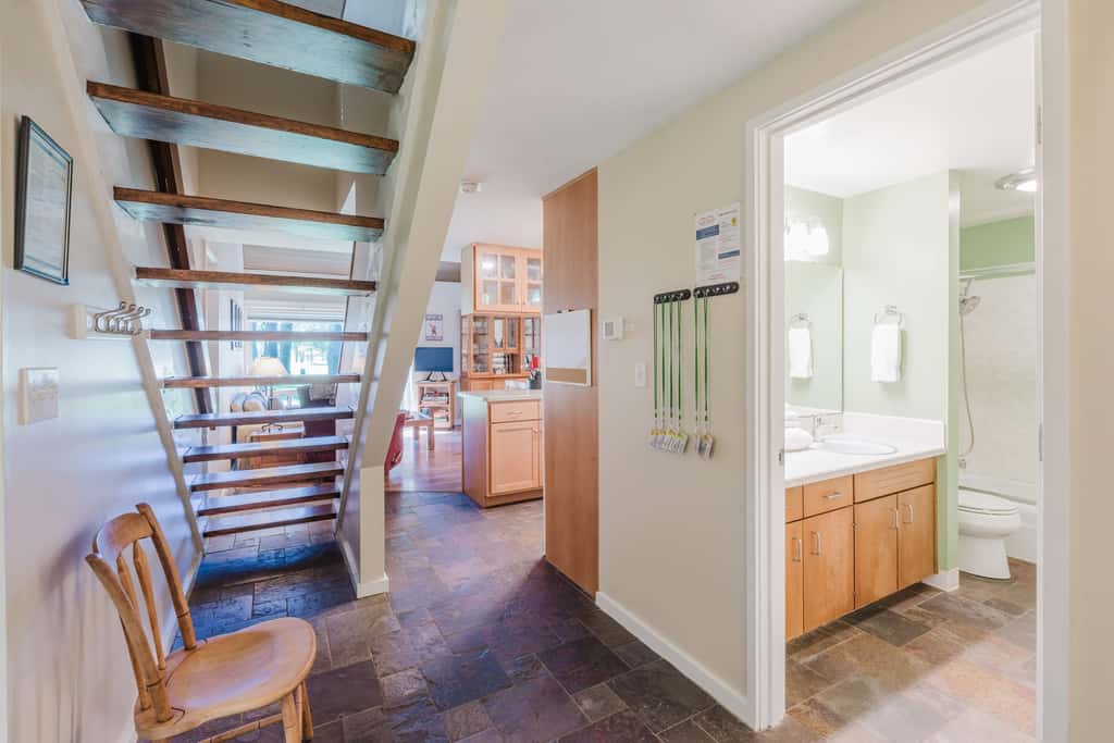 Dog-friendly condo with 6 SHARC passes & great golf course views