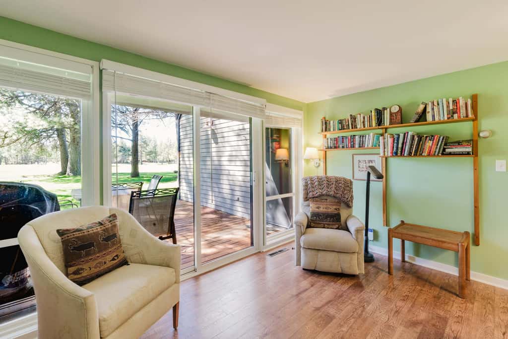 Dog-friendly condo with 6 SHARC passes & great golf course views