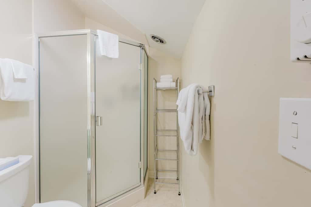 Dog-friendly condo with 6 SHARC passes & great golf course views