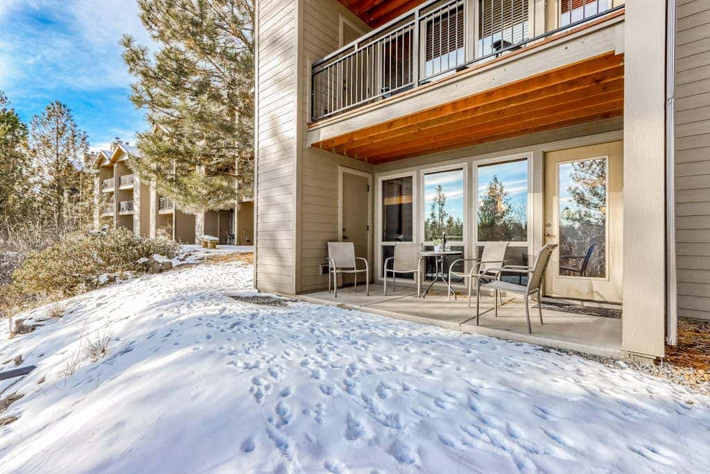 All-Suite Alpine Getaway - Pools, Hot Tubs & Golf - Shuttle to Ski Mountain