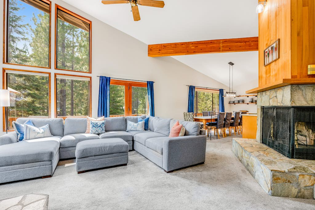 House in Black Butte Ranch with shared amenities