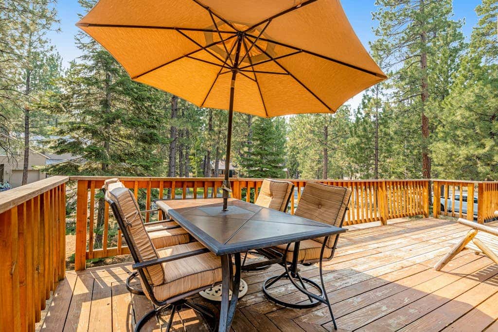 House in Black Butte Ranch with shared amenities