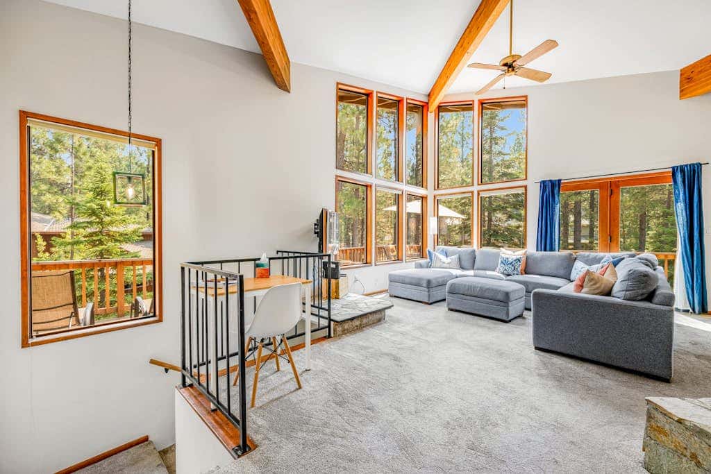 House in Black Butte Ranch with shared amenities
