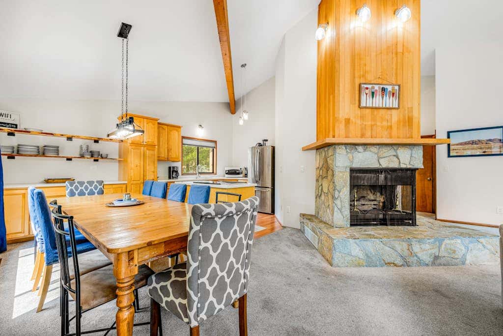 House in Black Butte Ranch with shared amenities
