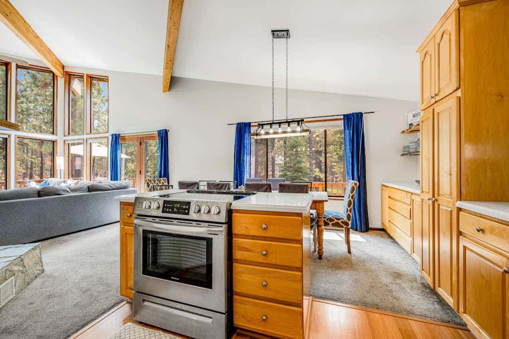 House in Black Butte Ranch with shared amenities