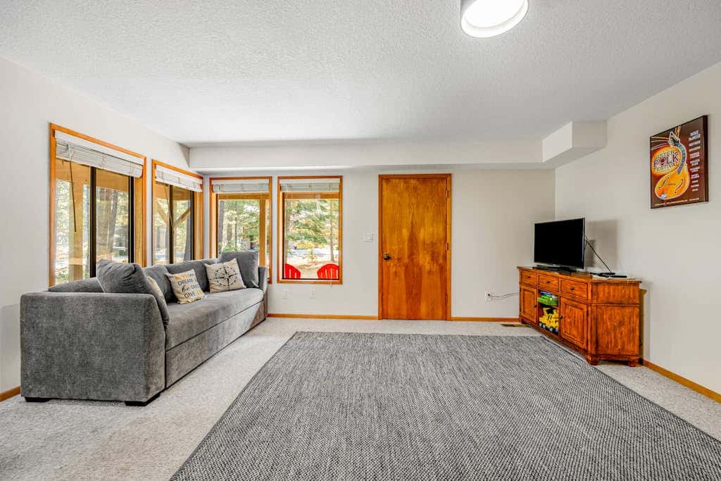 House in Black Butte Ranch with shared amenities