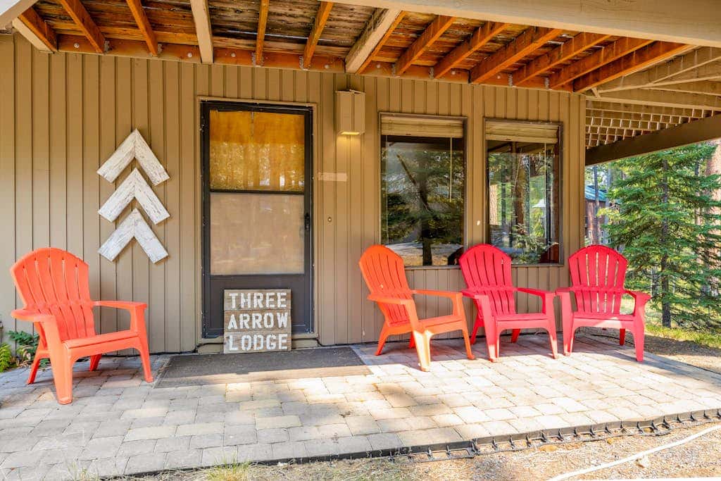 House in Black Butte Ranch with shared amenities