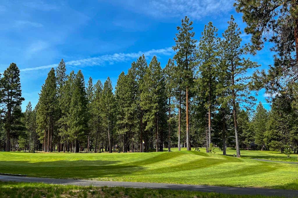 House in Black Butte Ranch with shared amenities