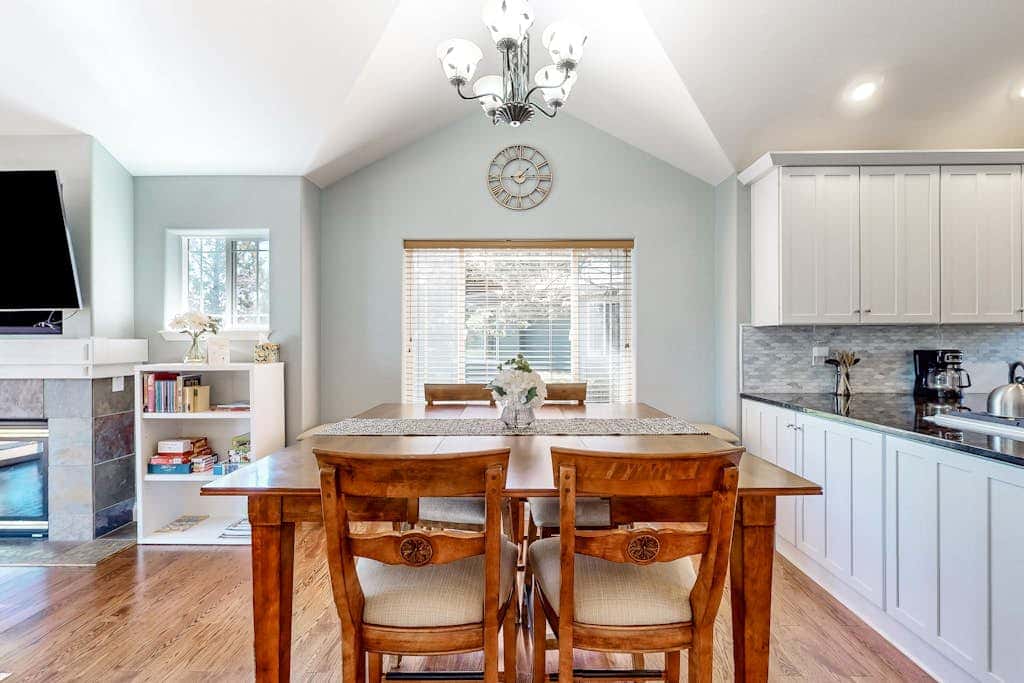 Relaxation & Adventure in Eagle Crest - Charming Townhouse with Resort Amenities