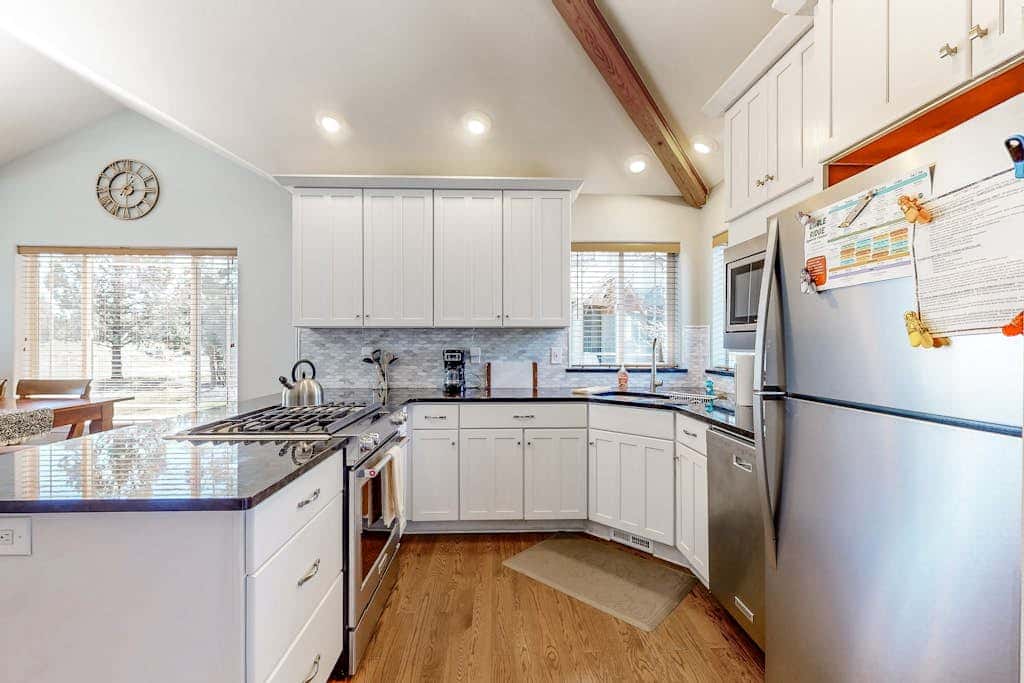 Relaxation & Adventure in Eagle Crest - Charming Townhouse with Resort Amenities