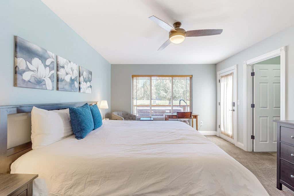 Relaxation & Adventure in Eagle Crest - Charming Townhouse with Resort Amenities